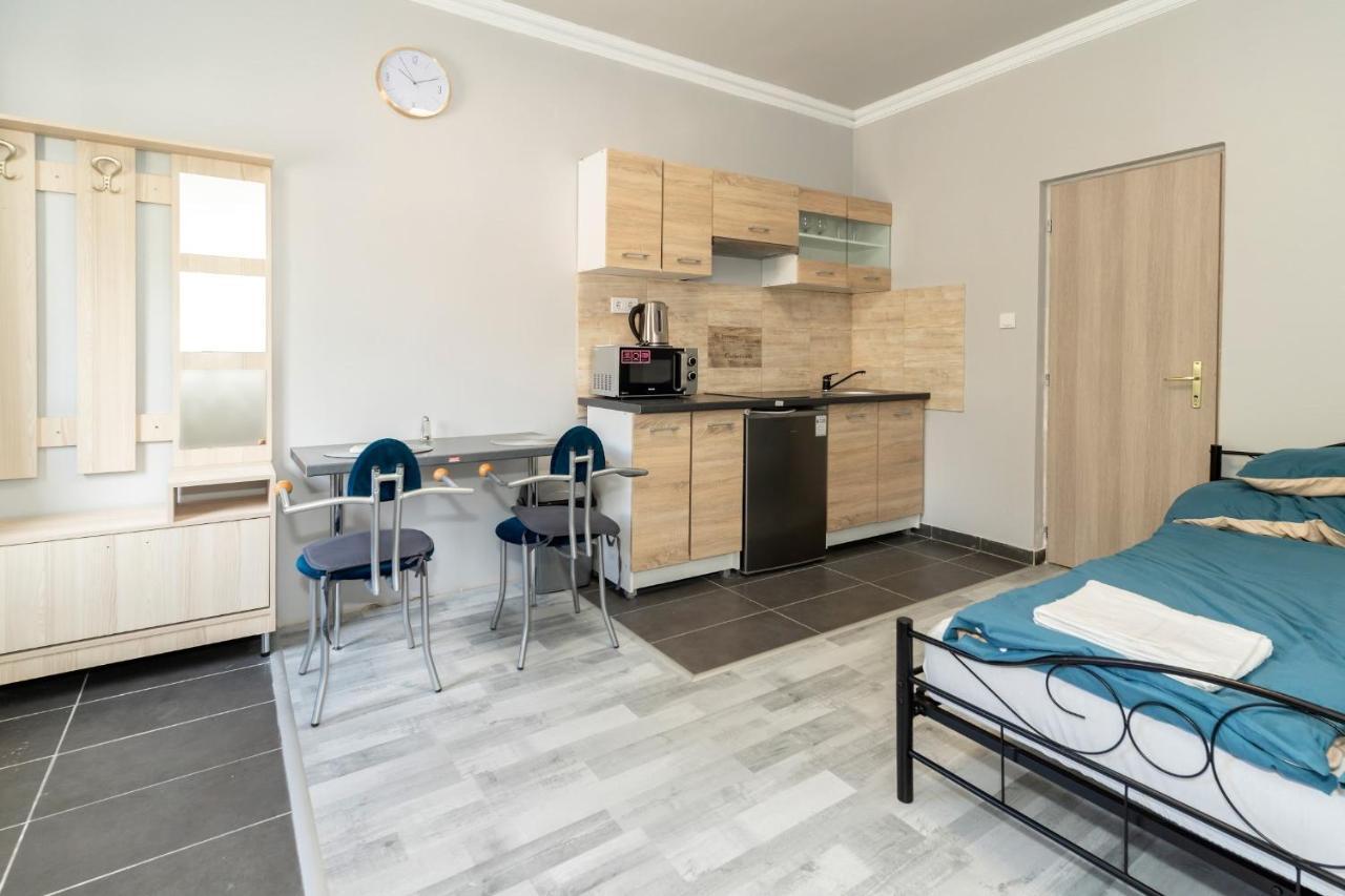 Апартаменты Ivanhoe Apartman Ньирбатор Экстерьер фото