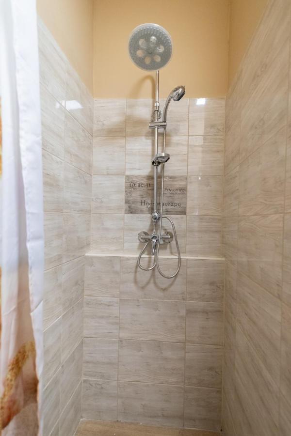 Апартаменты Ivanhoe Apartman Ньирбатор Экстерьер фото