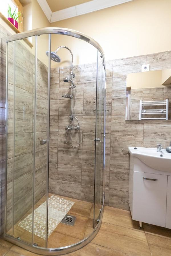 Апартаменты Ivanhoe Apartman Ньирбатор Экстерьер фото