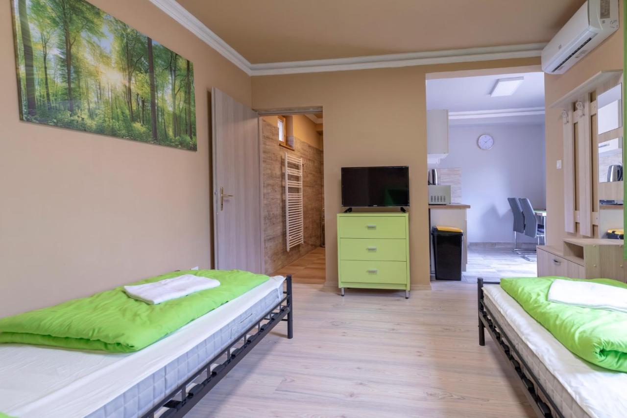 Апартаменты Ivanhoe Apartman Ньирбатор Экстерьер фото