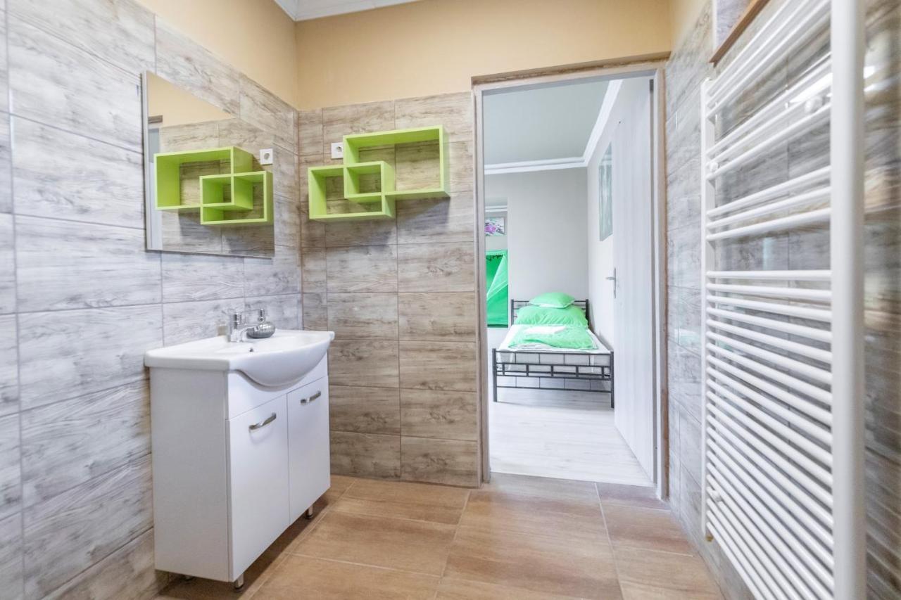 Апартаменты Ivanhoe Apartman Ньирбатор Экстерьер фото