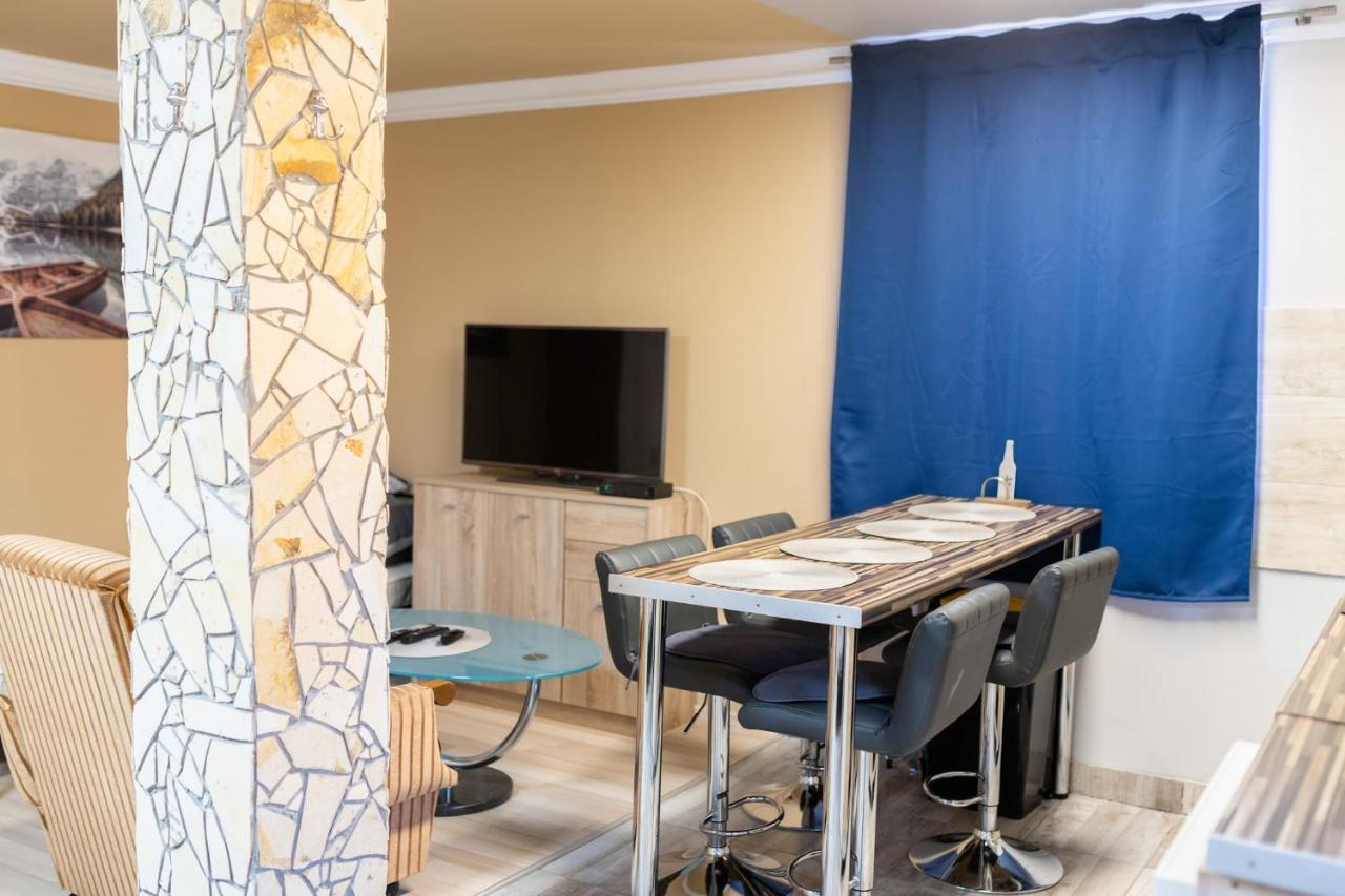 Апартаменты Ivanhoe Apartman Ньирбатор Экстерьер фото